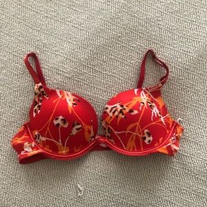 Victoria’s Secret push up bra 34B